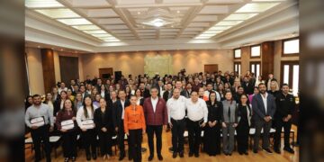 Entrega AVA reconocimientos a servidores públicos capacitados por el Senado