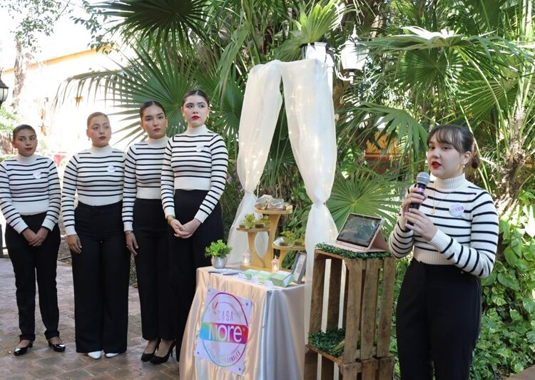 Estudiantes de la UAT participan en la exposición Tamaulipas Exporta