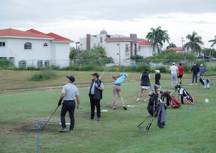 Inaugura Mónica “Copa Gobernador” de Golf a beneficio del DIF