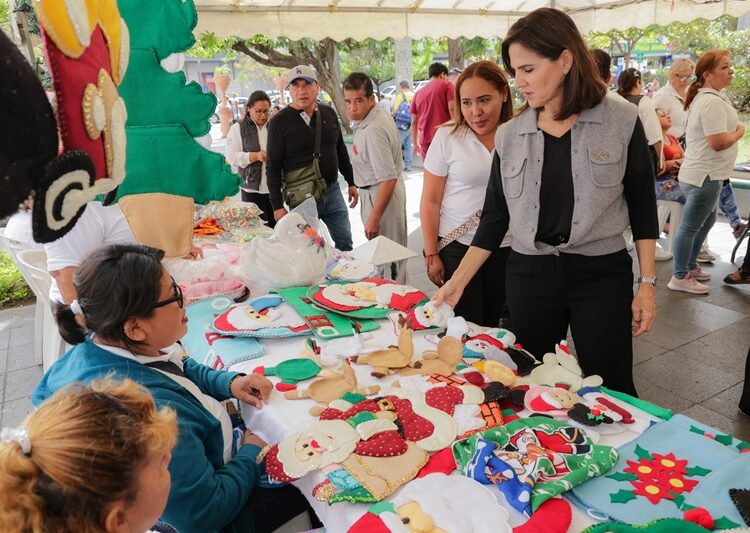 Instala DIF Tampico tradicional ‘Bazar Navideño’ en Plaza de Armas