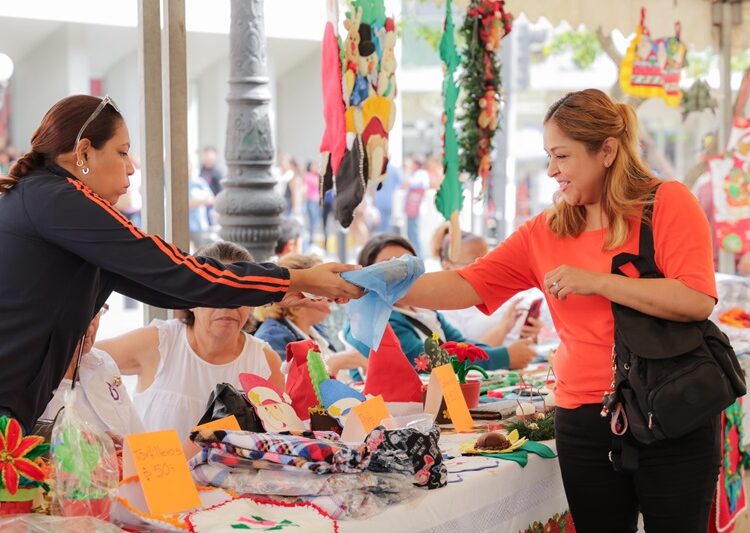 Instala DIF Tampico tradicional ‘Bazar Navideño’ en Plaza de Armas