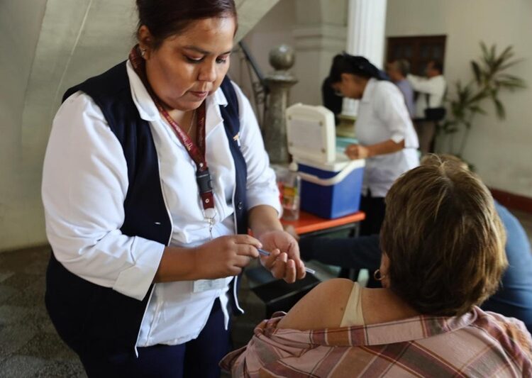 Instalan módulo de vacunación en Presidencia Municipal