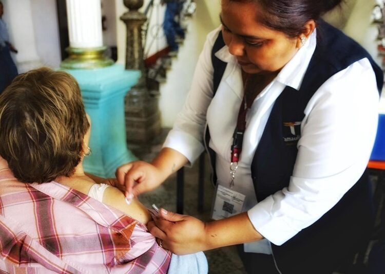 Instalan módulo de vacunación en Presidencia Municipal