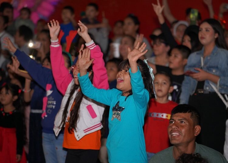 La magia de la Navidad ilumina las calles de NLD