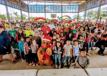 Lleva Beto y SEBIEN espectacular posada a la Col. Santa María
