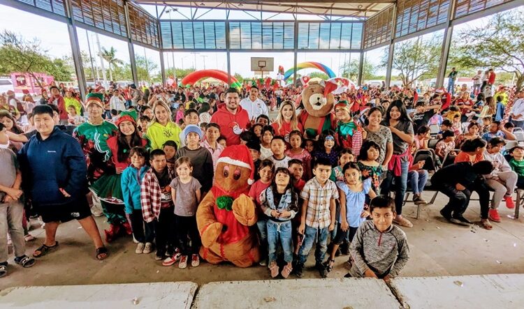 Lleva Beto y SEBIEN espectacular posada a la Col. Santa María