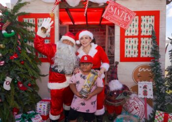 Lleva Gobierno de NLD el espíritu navideño