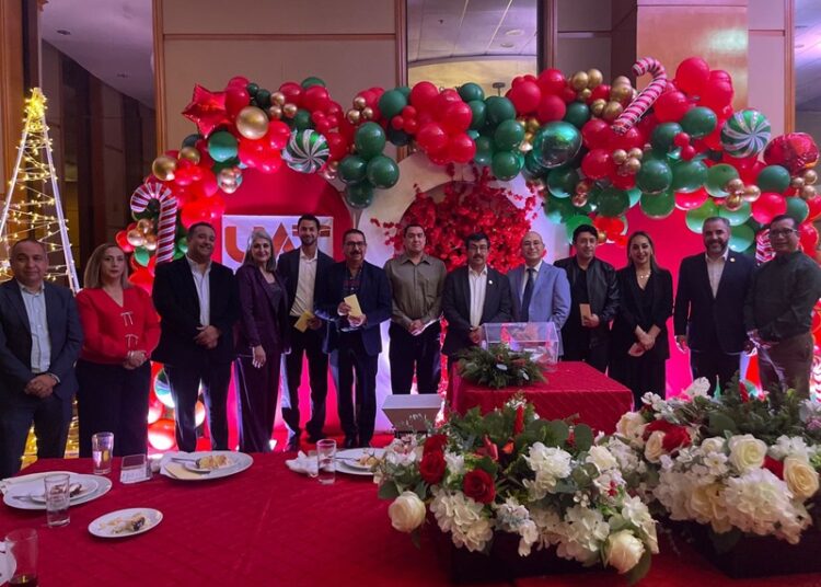 Ofrece la UAT festejos navideños a sus docentes