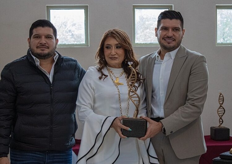 “Otorgan reconocimiento a la Mujer Altruista del Año”: July Fávila