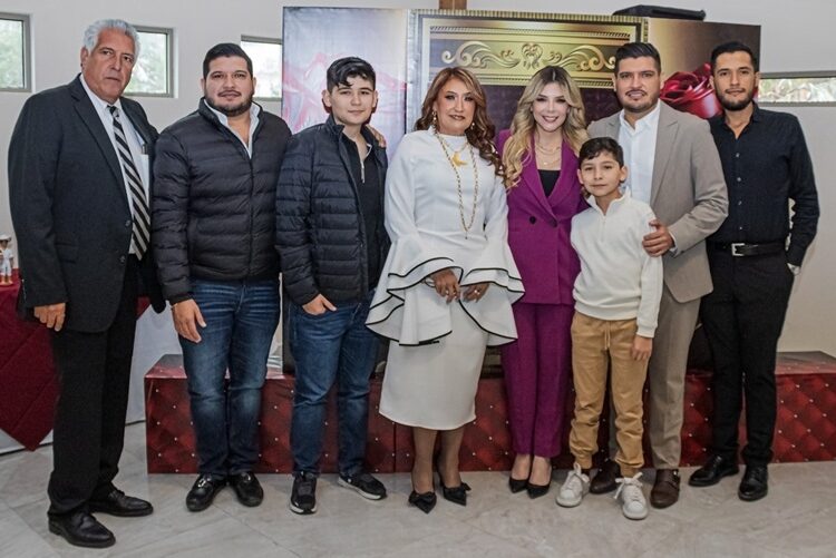 “Otorgan reconocimiento a la Mujer Altruista del Año”: July Fávila