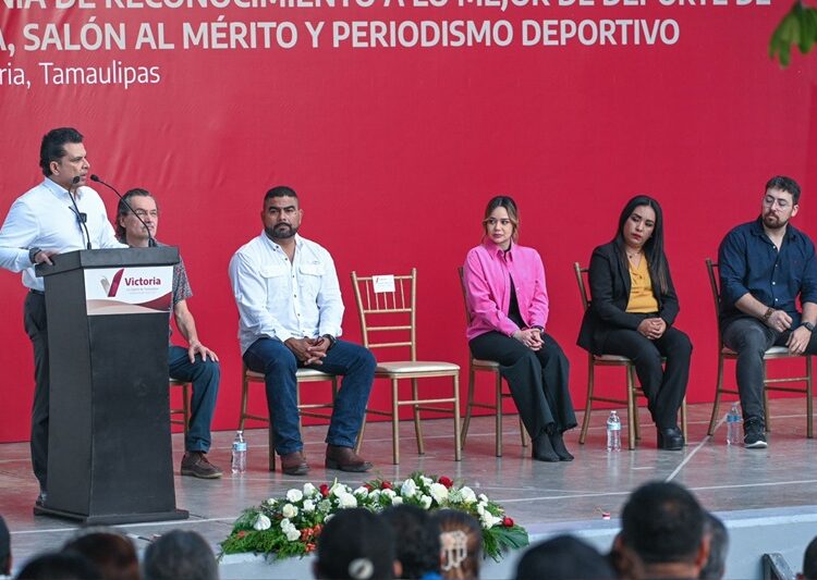 Premia Lalo Gattás a lo mejor del deporte y periodismo victorense