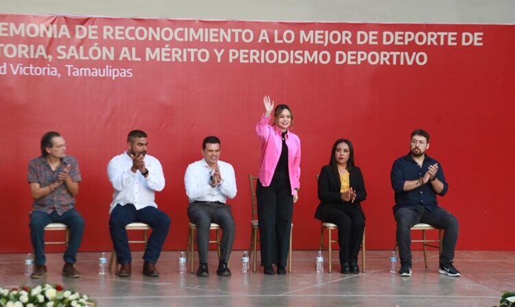 Premia Lalo Gattás a lo mejor del deporte y periodismo victorense
