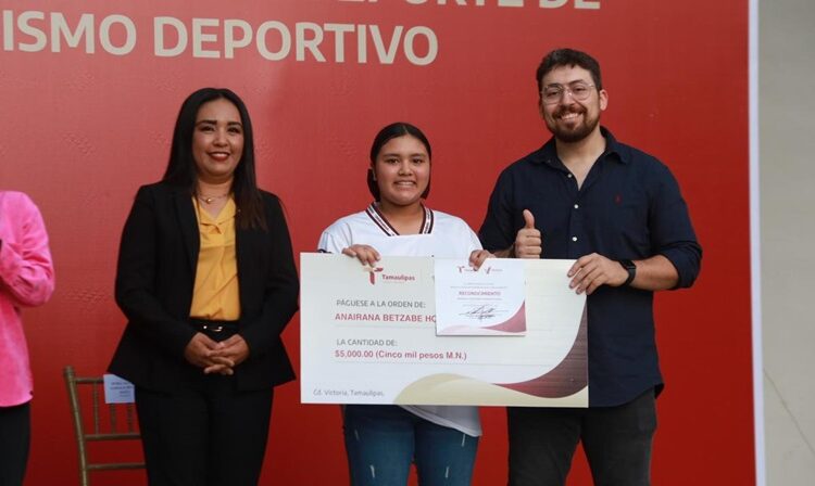 Premia Lalo Gattás a lo mejor del deporte y periodismo victorense