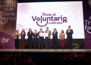 Premian AVA y María de Villarreal a los voluntarios del año