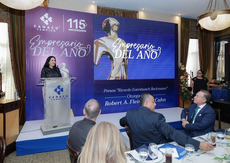 Reconoce Mónica visión y liderazgo empresarial de Robert A. Fleishman