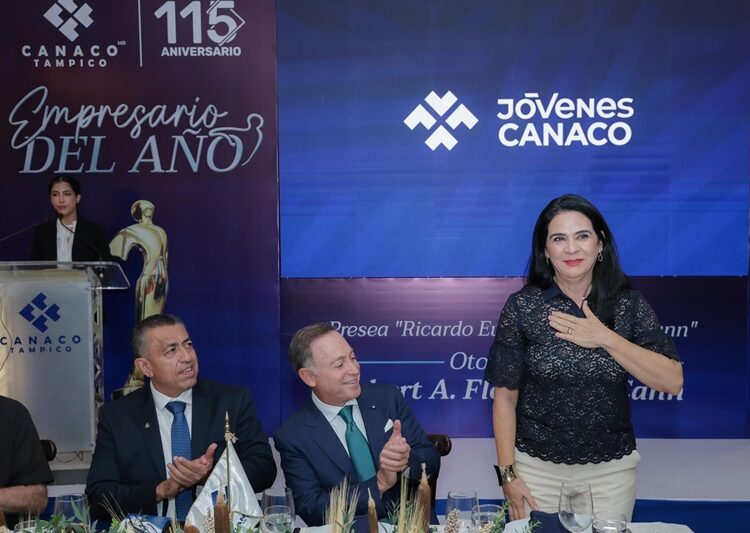 Reconoce Mónica visión y liderazgo empresarial de Robert A. Fleishman