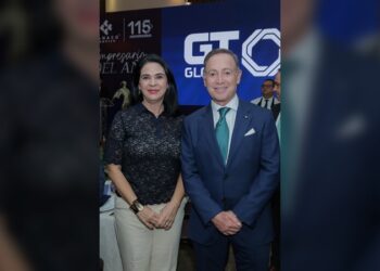 Reconoce Mónica visión y liderazgo empresarial de Robert A. Fleishman