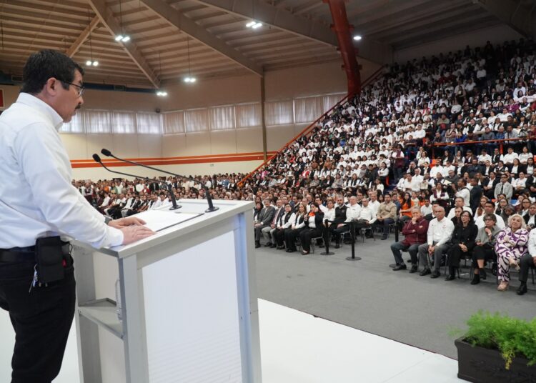 AVA y DAA encabezaron histórica entrega de equipos de cómputo en la UAT