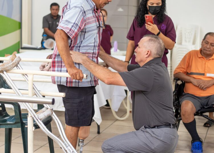 Reciben pacientes del CRI Tampico, prótesis de extremidades