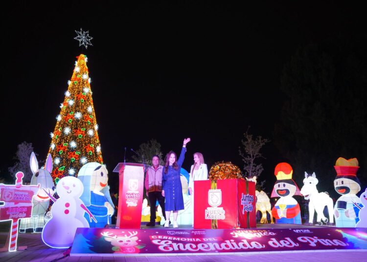Encienden árbol de navidad en Viveros Mágico de NLD