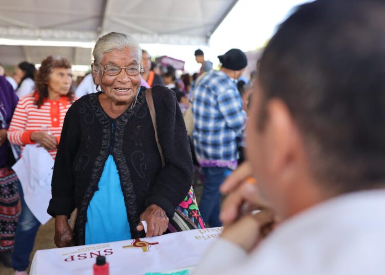Américo y María “Transforman Familias” en la zona cañera