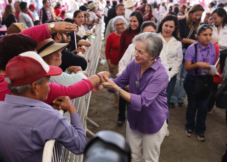Américo y María “Transforman Familias” en la zona cañera
