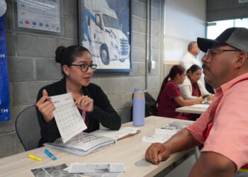 Lleva gobierno NLD brigada médica a trabajadores