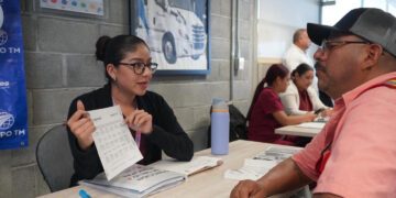 Lleva gobierno NLD brigada médica a trabajadores
