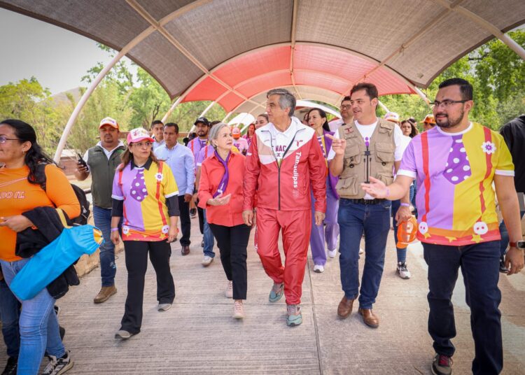 Américo y María conviven con miles de familias en DIFzania