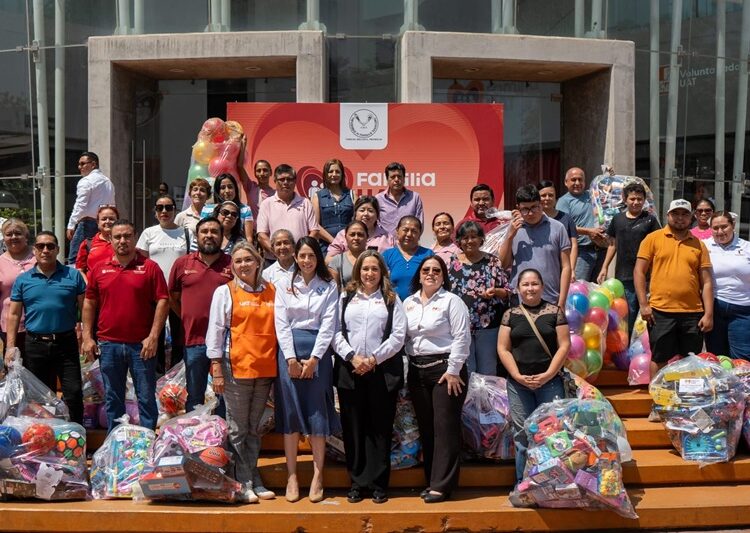 Alegrando corazones, la UAT entrega juguetes a la niñez tamaulipeca