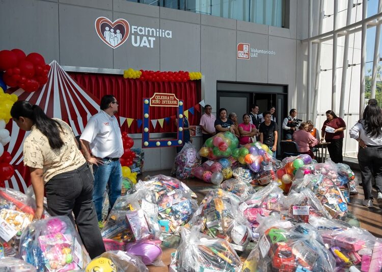 Alegrando corazones, la UAT entrega juguetes a la niñez tamaulipeca
