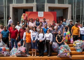 Alegrando corazones, la UAT entrega juguetes a la niñez tamaulipeca