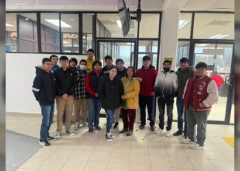 Aprenden estudiantes de UTTN procesos de manufactura automatizados