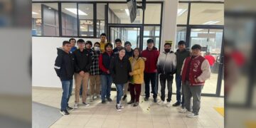 Aprenden estudiantes de UTTN procesos de manufactura automatizados