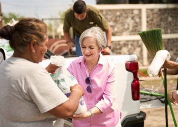 Atiende María de Villarreal a sectores afectados por lluvias en Reynosa