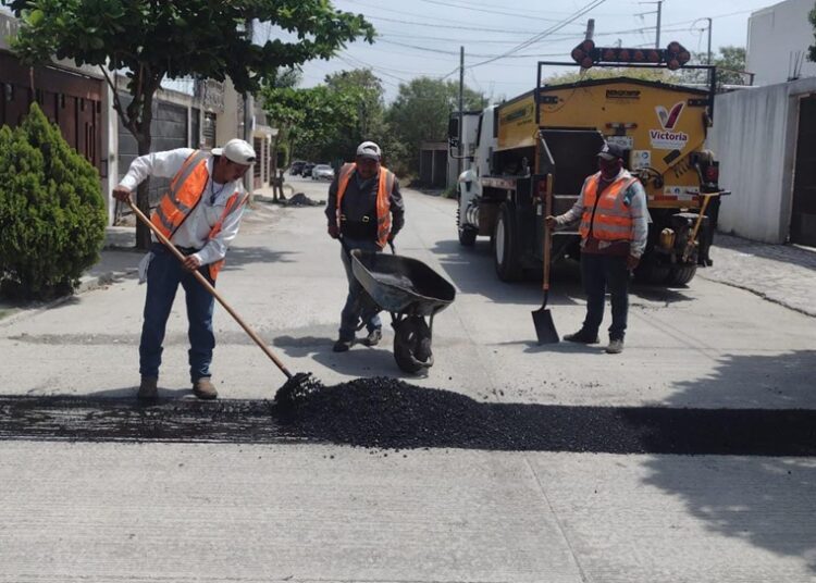 Avanzan mejoras de vialidades en todas las zonas de Victoria
