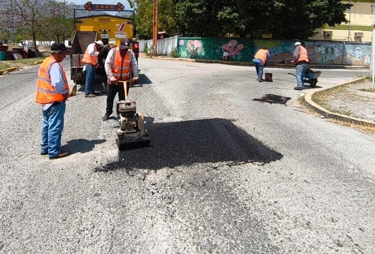 Avanzan mejoras de vialidades en todas las zonas de Victoria