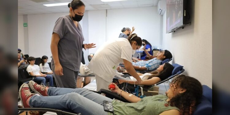 Colabora la UAT en campaña altruista para la donación de sangre