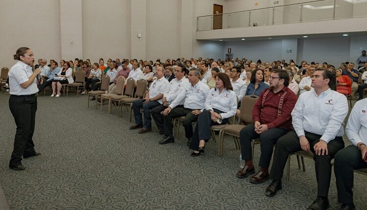 Convoca Miguel Ángel Valdez García a trabajar unidos por la mejora educativa