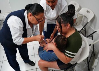 DIF NLD instala módulo de vacunación ‘Semana Nacional de Salud 2025’