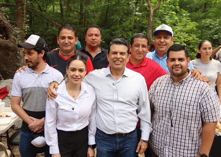 Degustan vacacionistas Parrillada Fest en Los Troncones