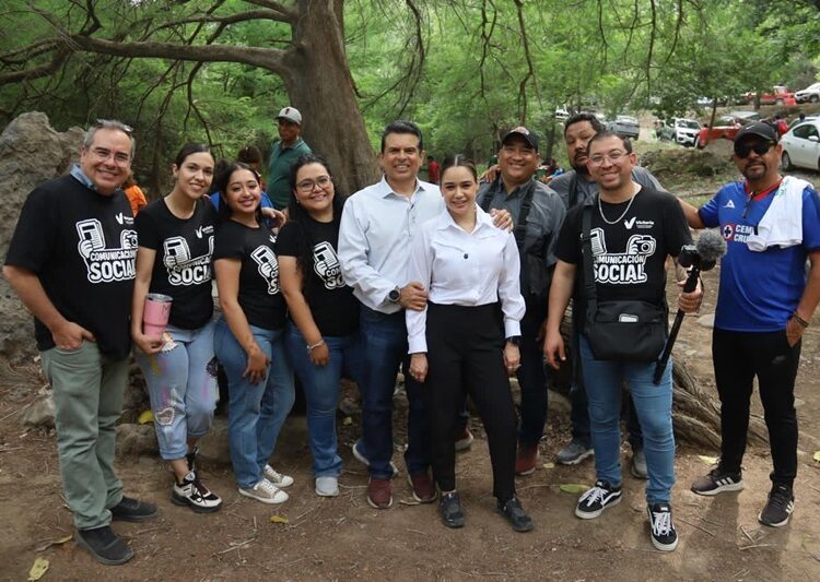 Degustan vacacionistas Parrillada Fest en Los Troncones