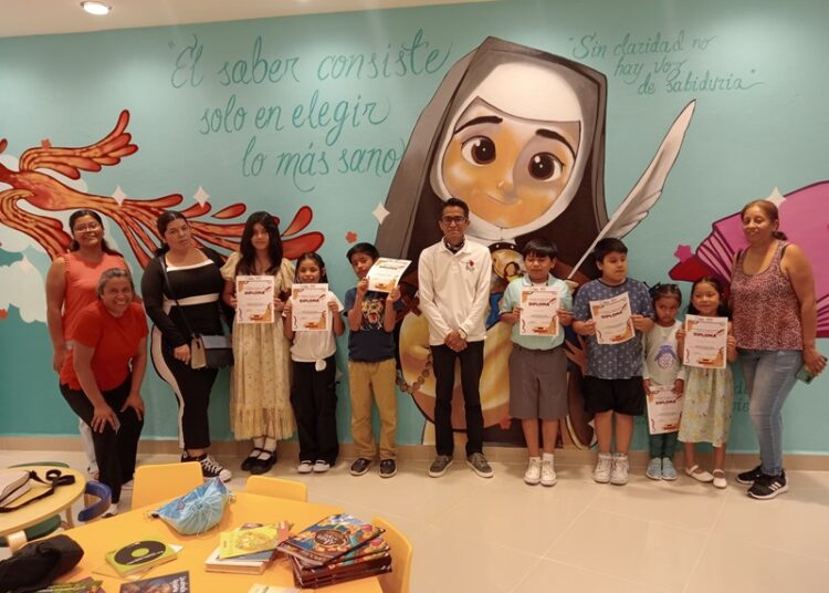 Descubren el mundo de los dinosaurios en la infoteca