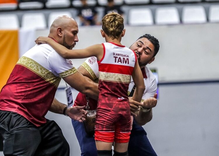 Destaca selección Tamaulipas de luchas asociadas en Macro Regional