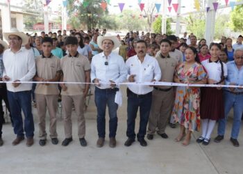 Entrega Gattás obras de apoyo a la educación en ejido Juan Rincón