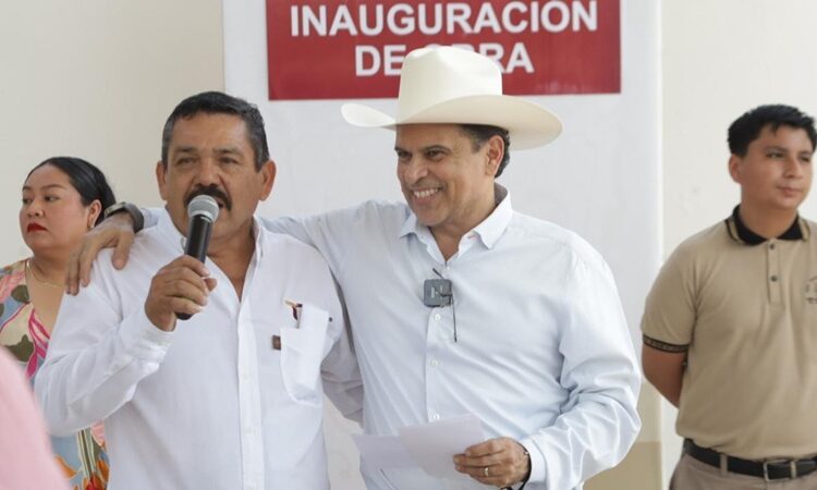 Entrega Gattás obras de apoyo a la educación en ejido Juan Rincón