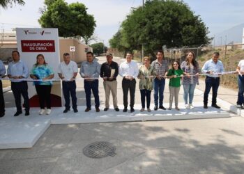 Entrega Gattás obra de concreto hidráulico de transitada vialidad