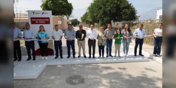 Entrega Gattás obra de concreto hidráulico de transitada vialidad