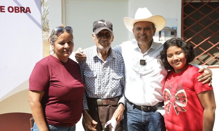 Entrega ayuntamiento vivienda digna a adulto mayor en ejido La Presa
