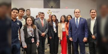 Estudiantes de la UAT destacan en simposio de educación en el South Texas College